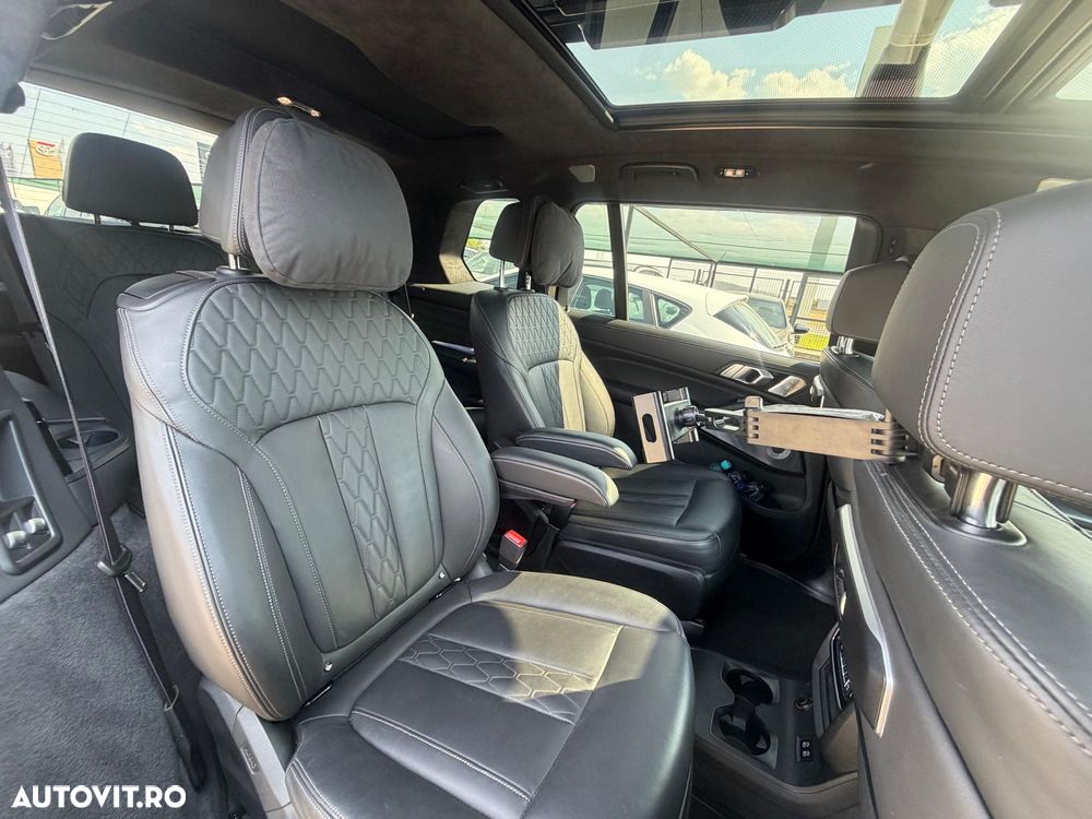 BMW X7 - 25