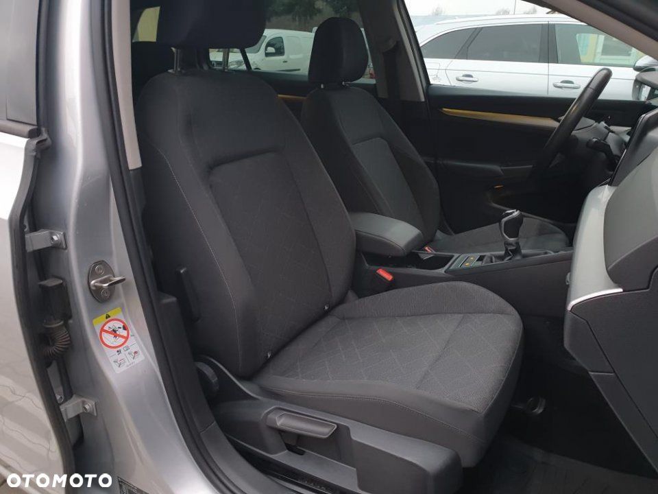 Volkswagen Golf - 11