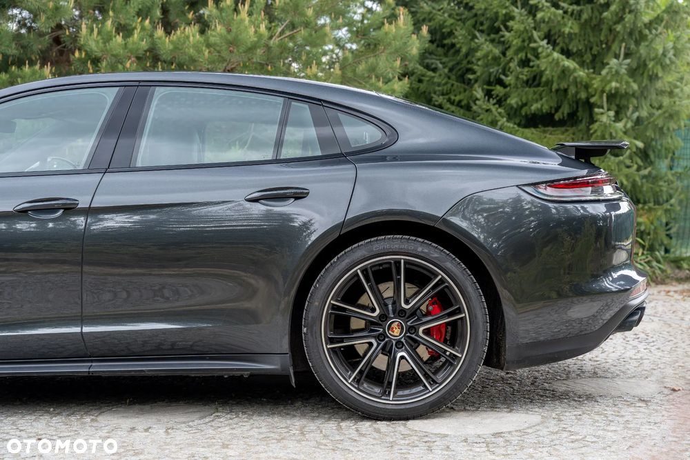 Porsche Panamera 4S - 10