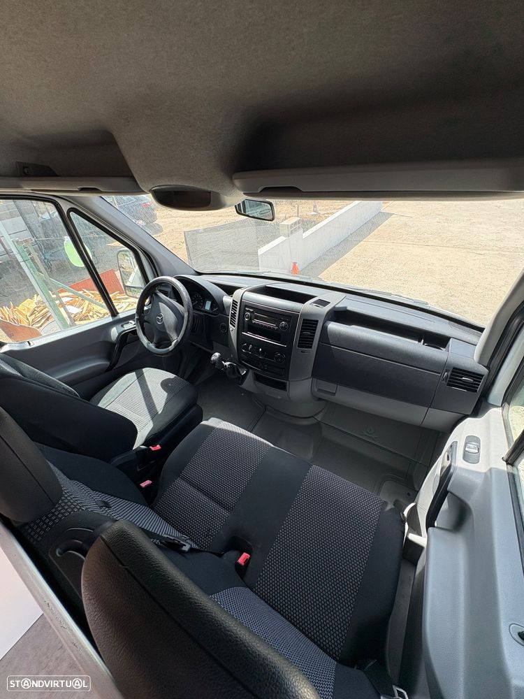 Mercedes-Benz Sprinter - 14