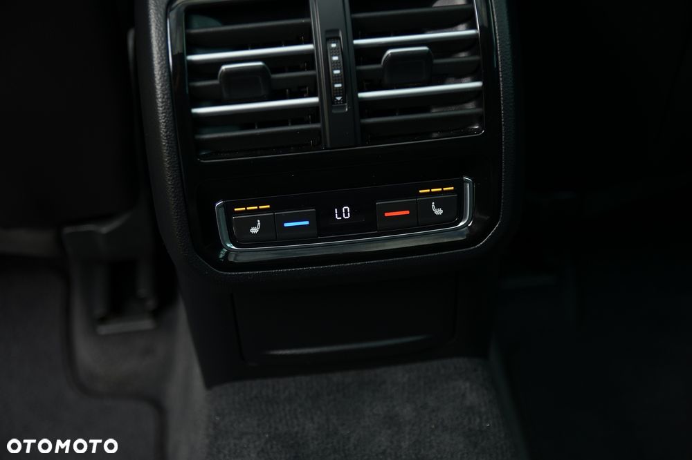 Volkswagen Passat - 28