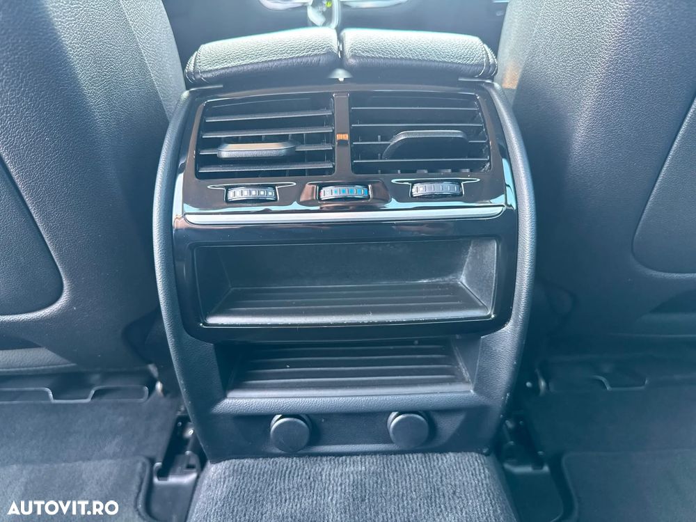 BMW Seria 5 530i Aut. Sport Line - 34