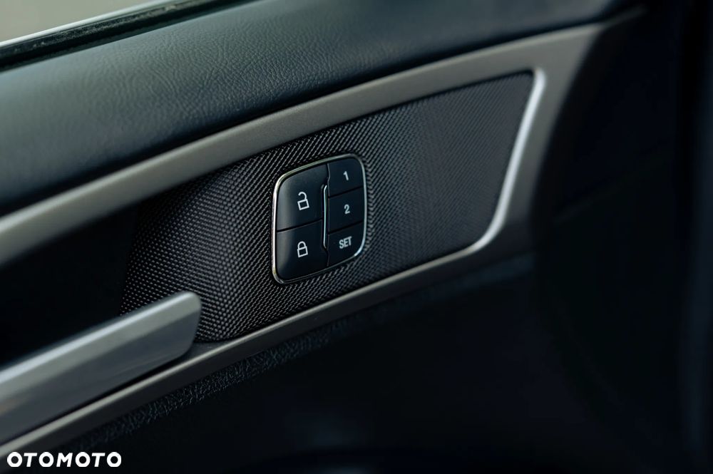 Ford Fusion 2.0 EcoBoost Titanium - 21
