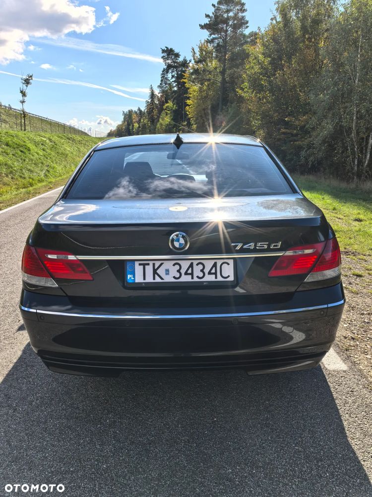 BMW Seria 7 745d - 4