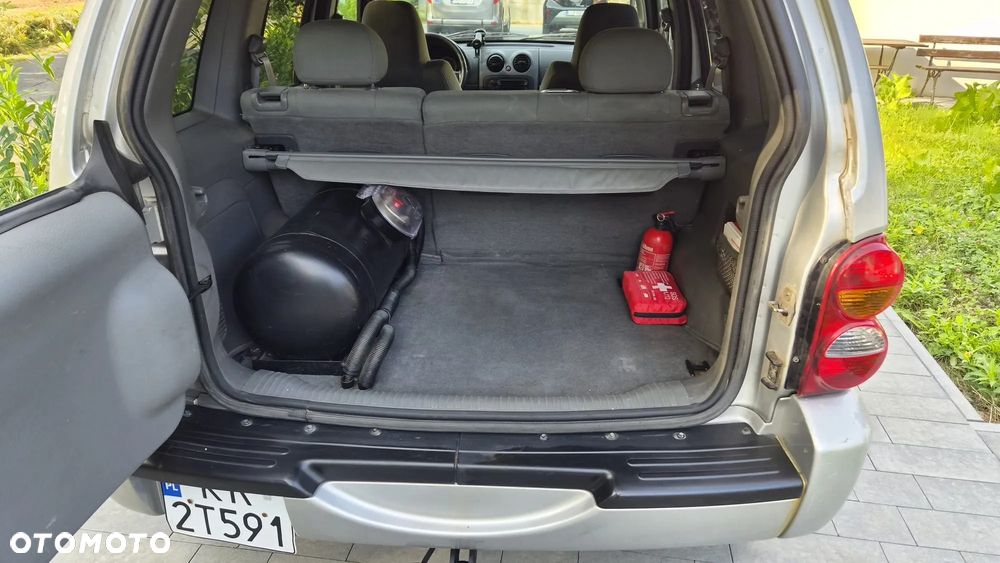 Jeep Liberty - 11