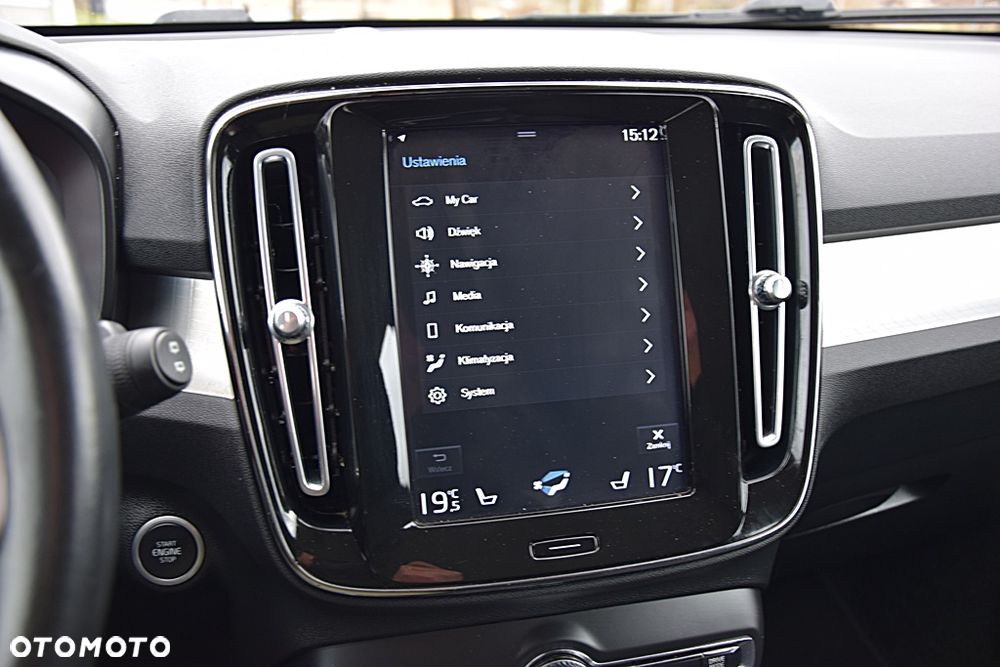 Volvo XC 40 T3 Geartronic Momentum Pro - 19