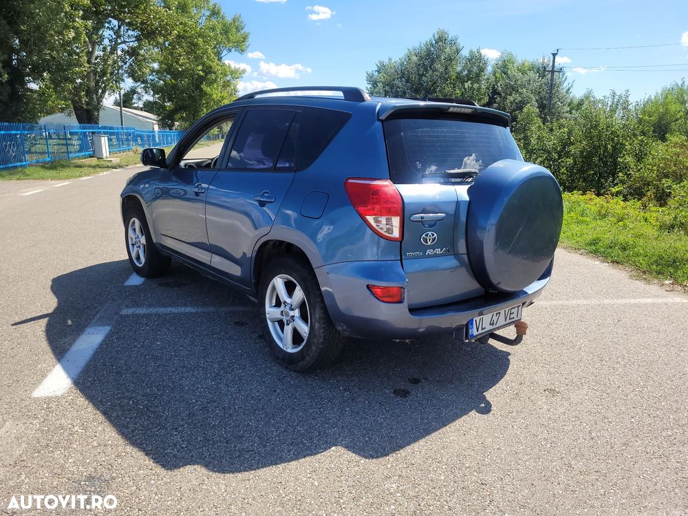 Toyota RAV4 2.2 D-4D Luxury - 5