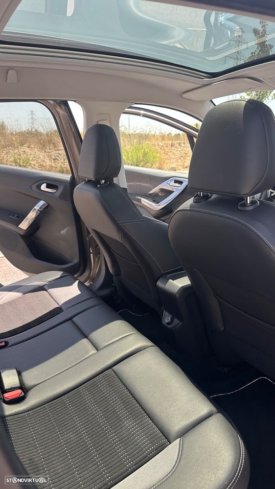 Peugeot 2008 1.6 e-HDi Allure 2-Tronic - 27