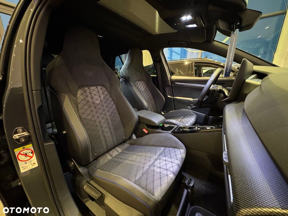 Volkswagen Golf - 10