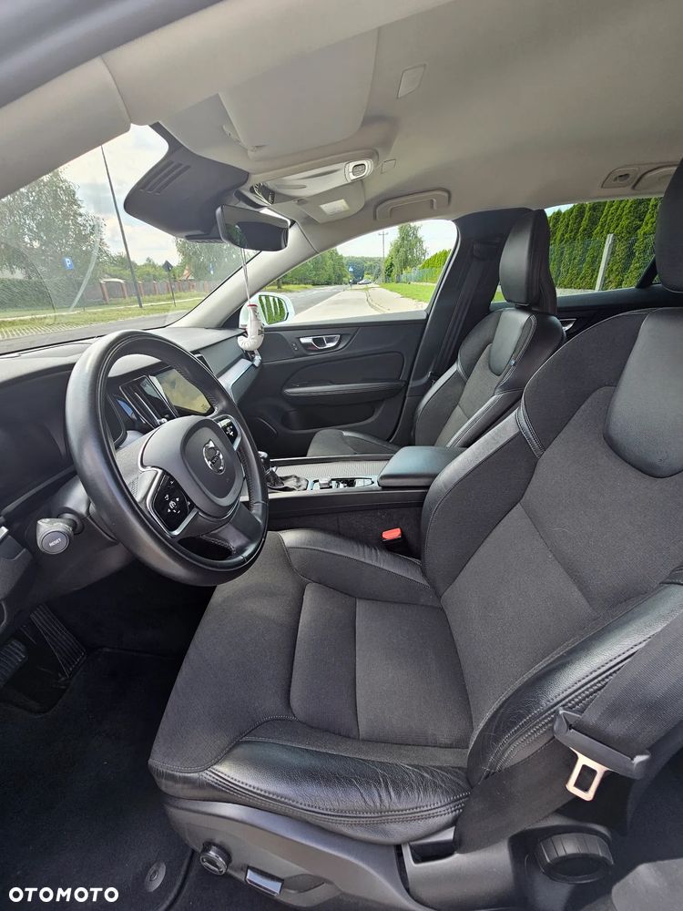 Volvo V60 D3 Momentum Pro - 28