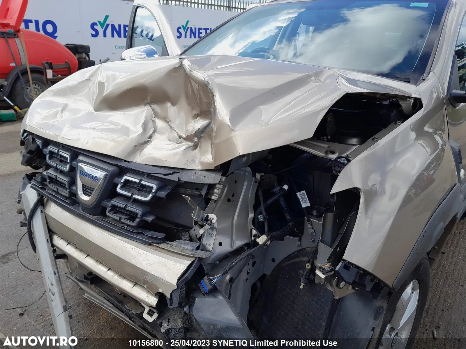 Dezmembrez Dacia Duster 1,6i HDJ Auriu - 2