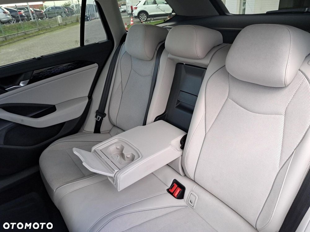 Volkswagen Passat Variant 1.5 TSI ACT mHEV Business Plus DSG - 35