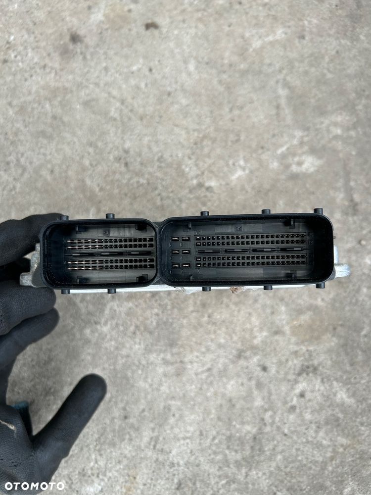 Sterownik silnika VW 2.0 tdi 03G906021QE - 3