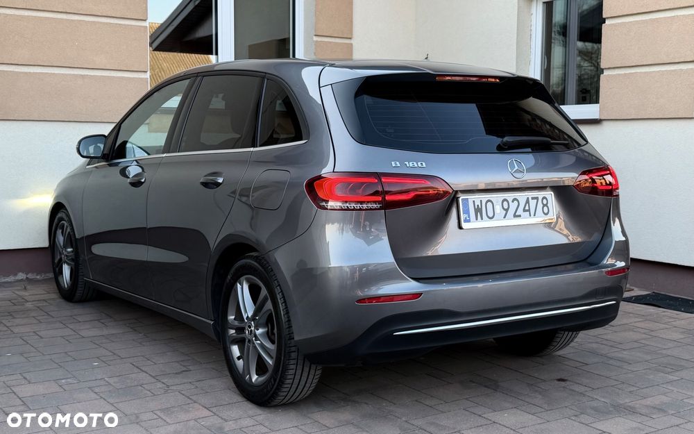 Mercedes-Benz Klasa B 180 7G-DCT Progressive - 23