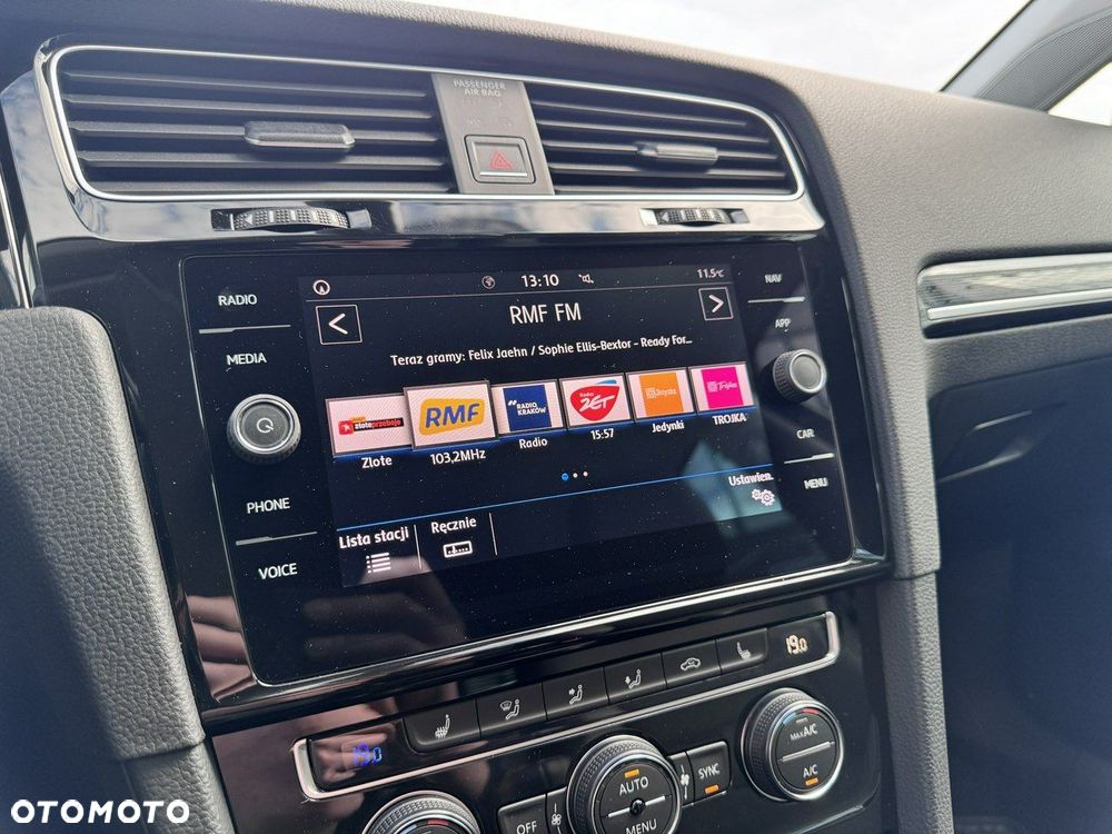 Volkswagen Golf - 34