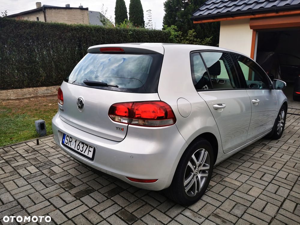 Volkswagen Golf 2010 photo 4