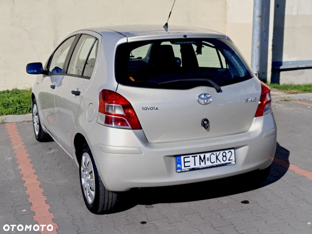Toyota Yaris 2009 photo 3
