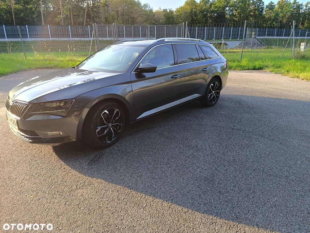 Skoda Superb Combi 2.0 TDI 4x4 DSG Style - 8