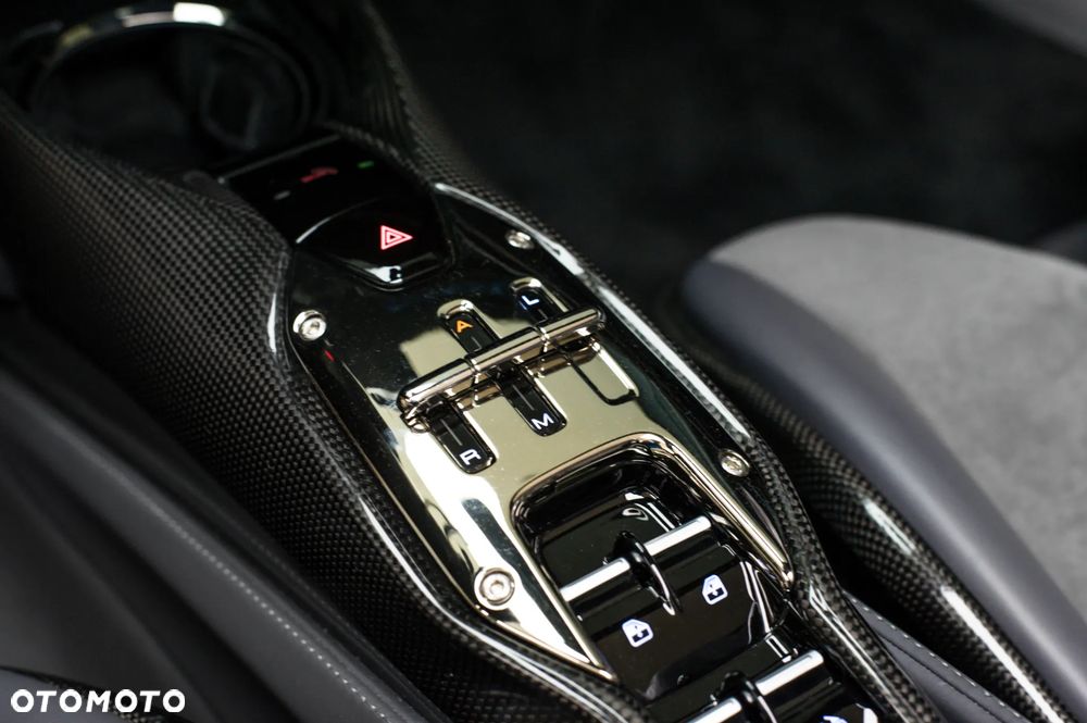 Ferrari SF90 Spider - 33
