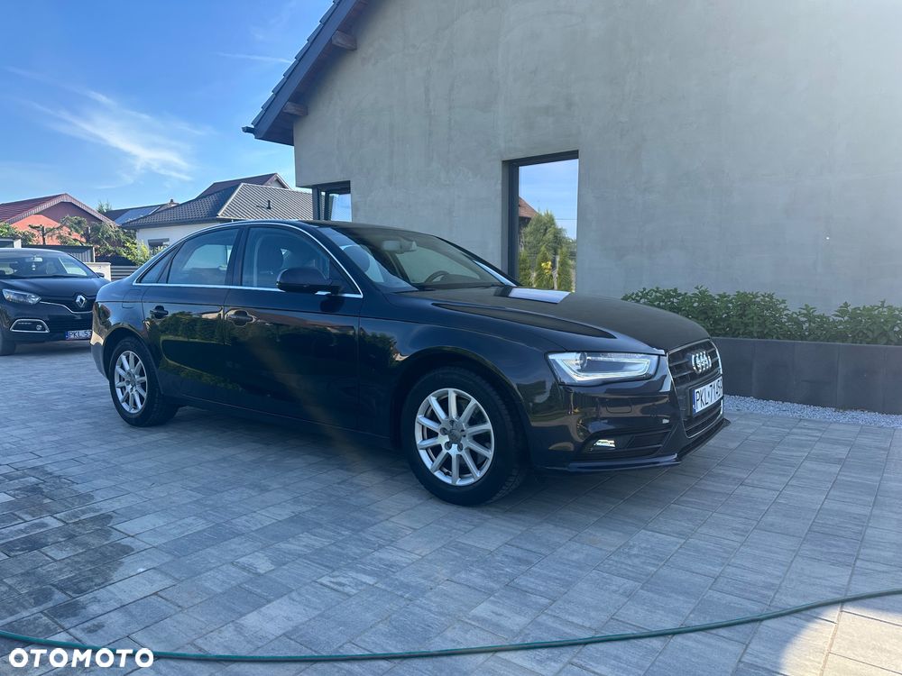 Audi A4 Limousine - 1