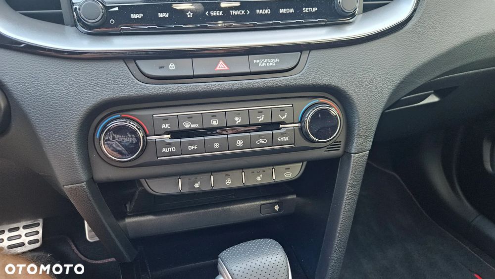 Kia Ceed - 22