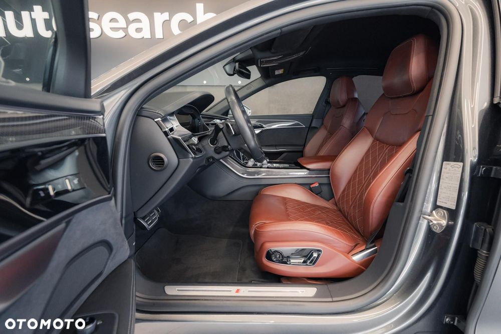 Audi S8 - 14