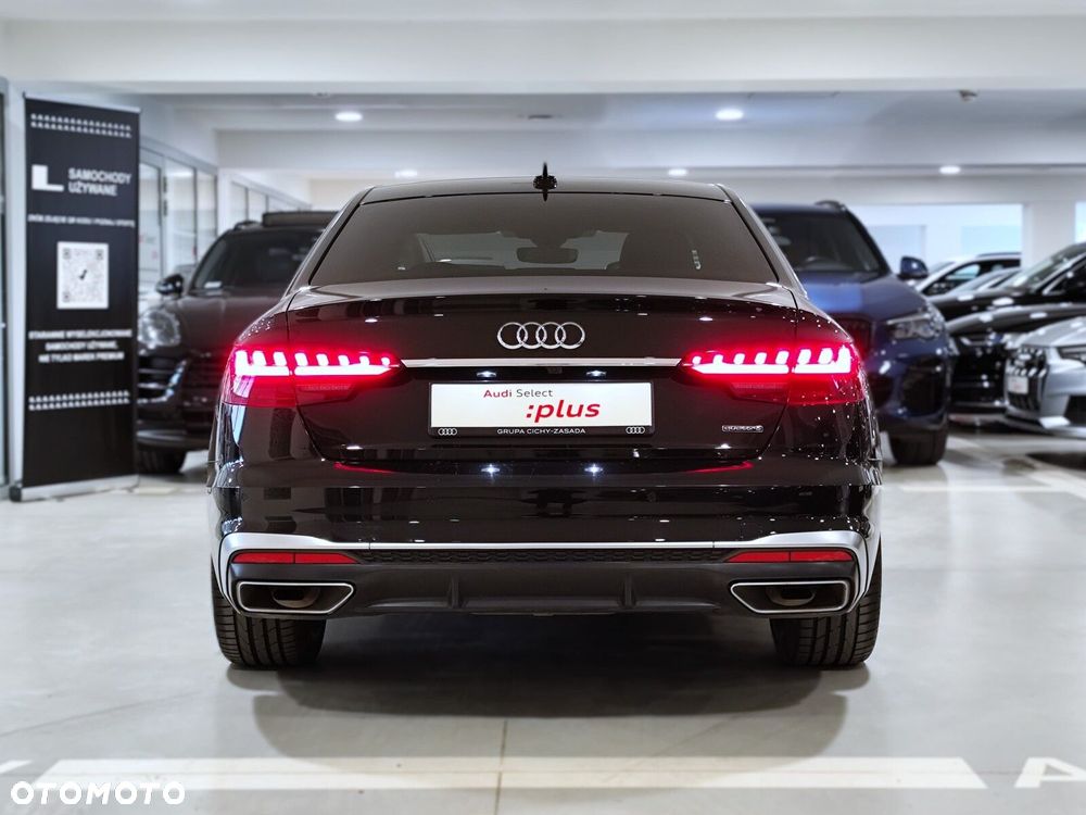 Audi A4 Limousine - 4