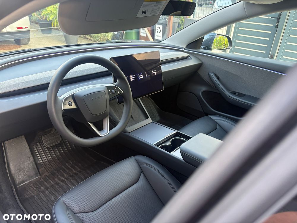 Tesla Model 3 - 21