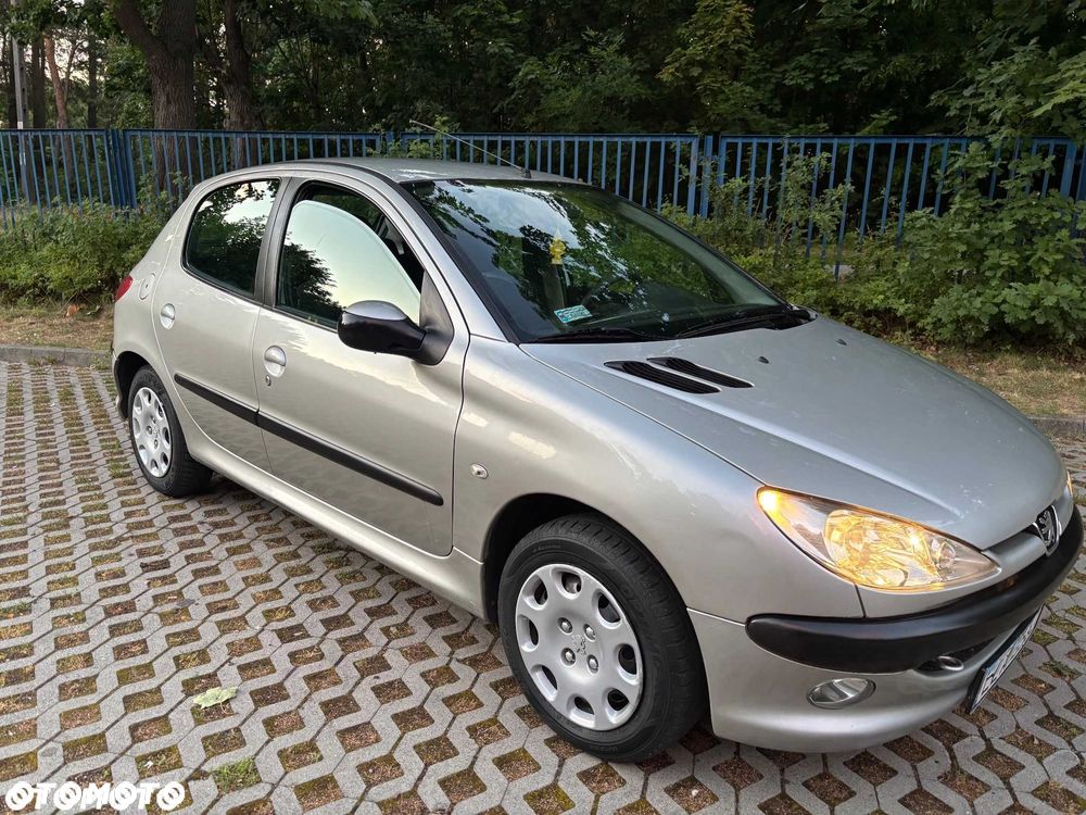 Peugeot 206 - 1