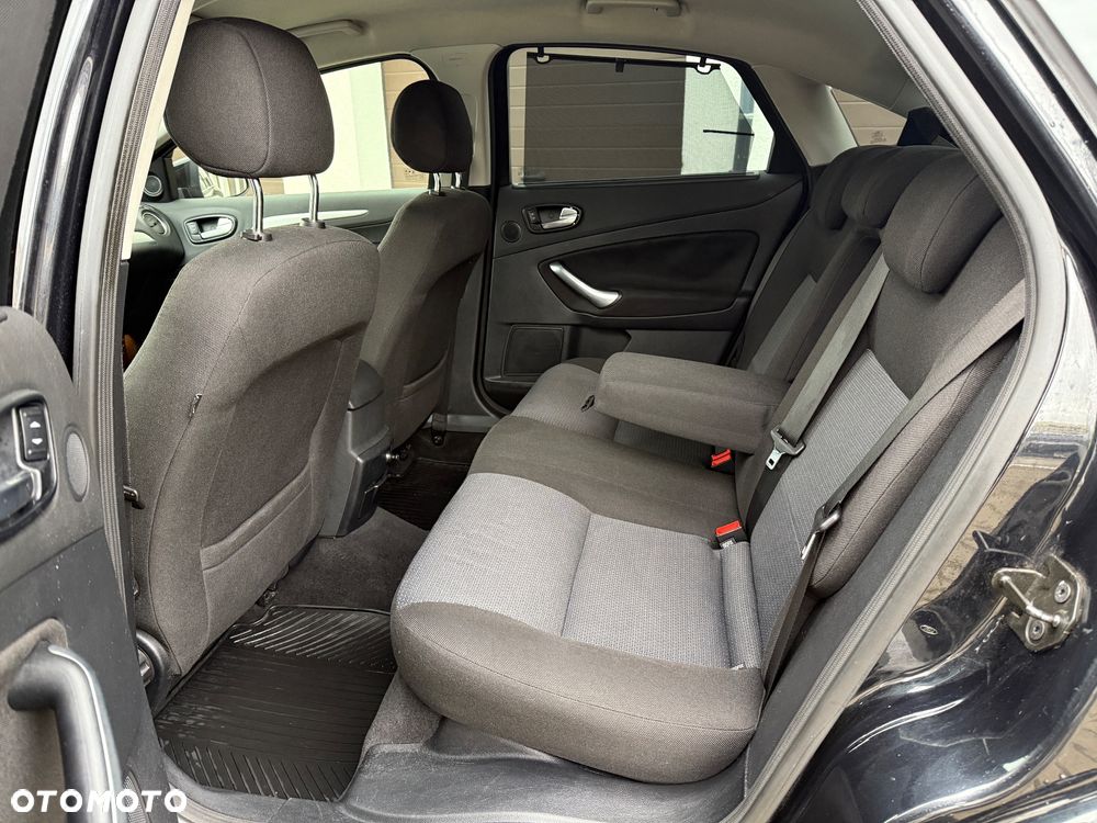 Ford Mondeo 2.0 TDCi Ambiente - 15