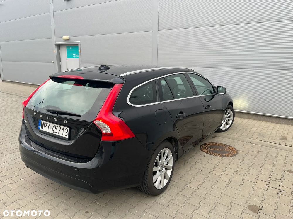 Volvo V60 D3 Drive-E Kinetic - 4