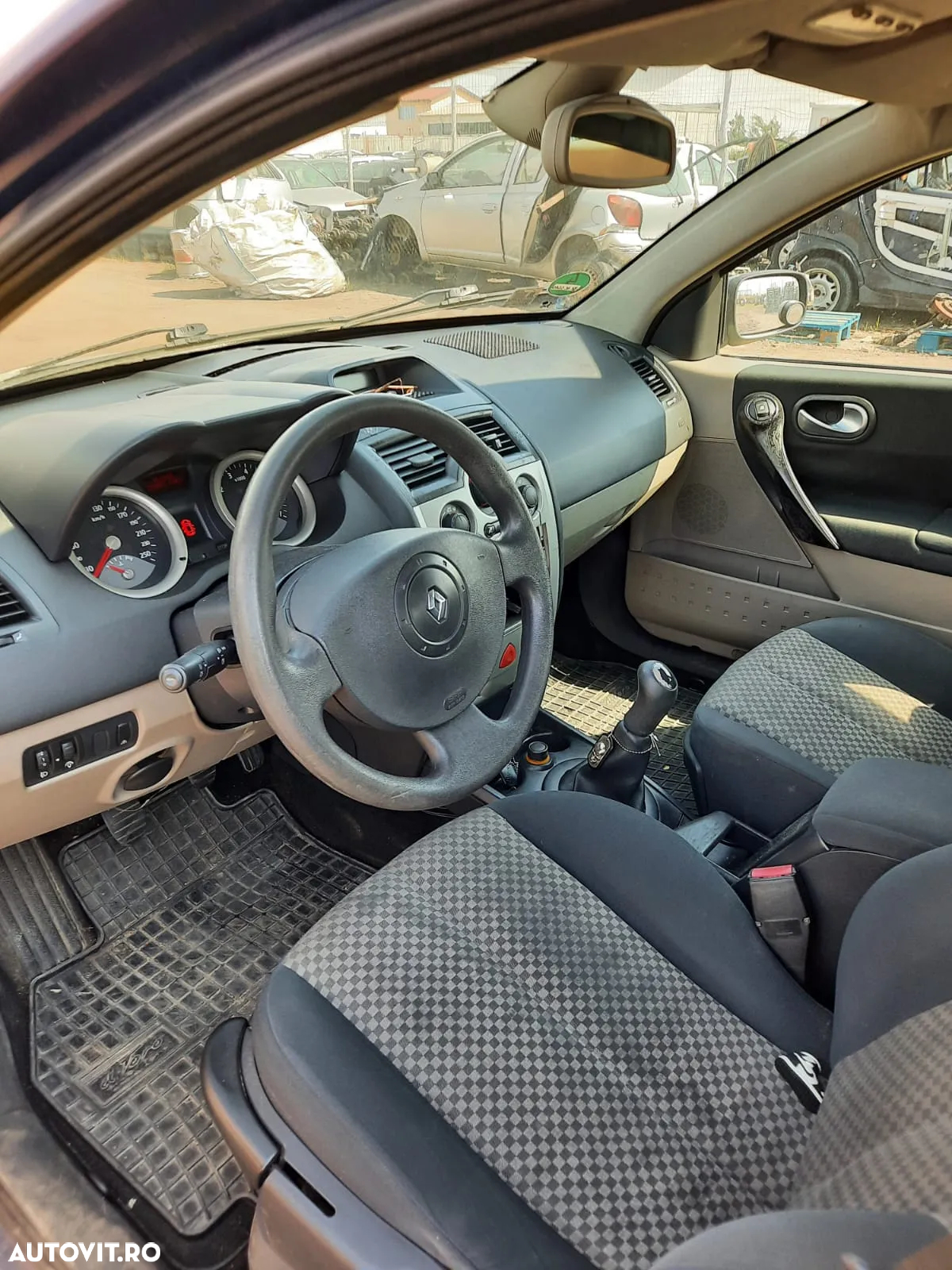Dezmembrez RENAULT MEGANE 2 - 6