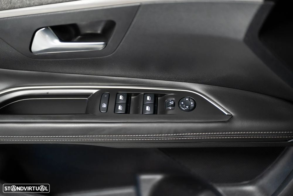 Peugeot 3008 1.5 BlueHDi Allure EAT8 - 19