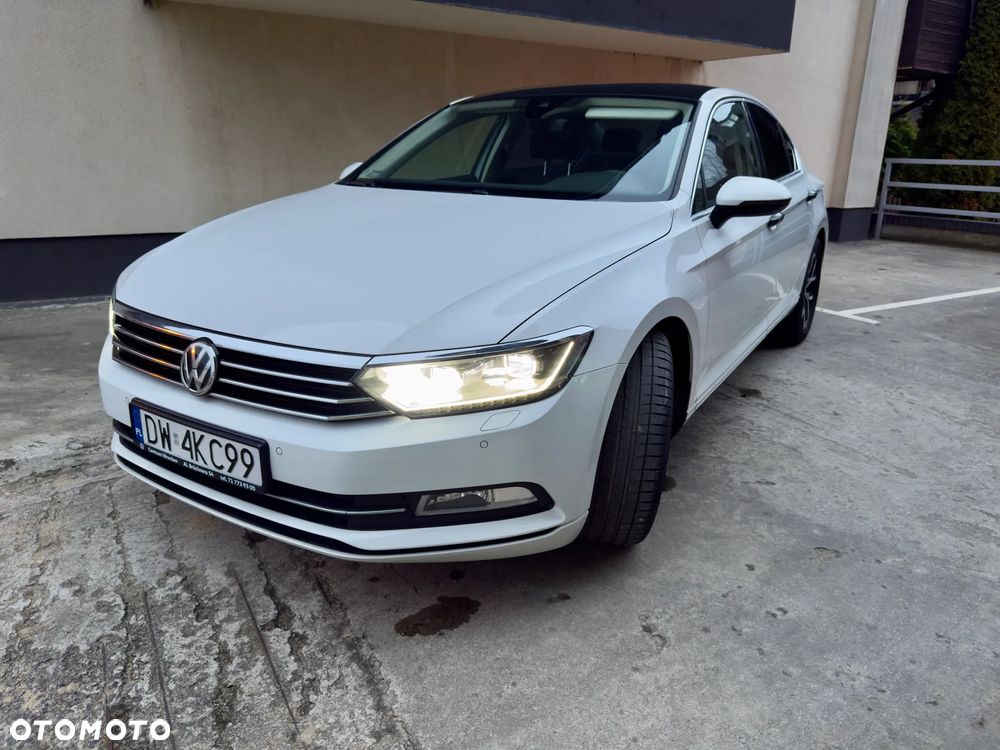 Volkswagen Passat - 4