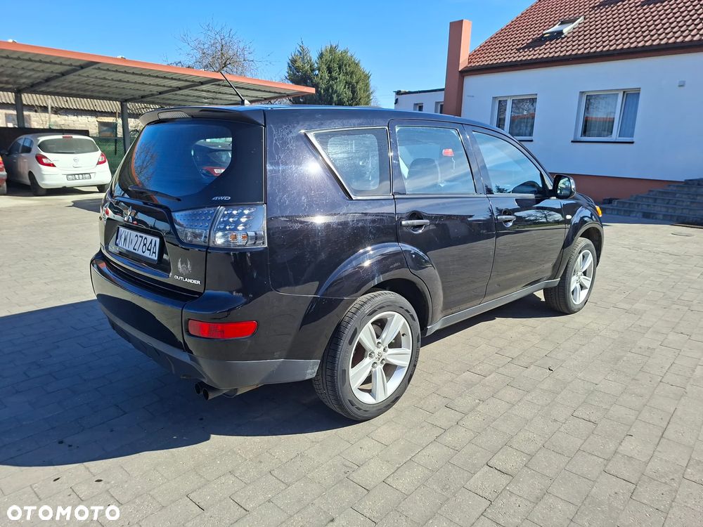 Mitsubishi Outlander 2.0 DI-D 4WD Intense - 4