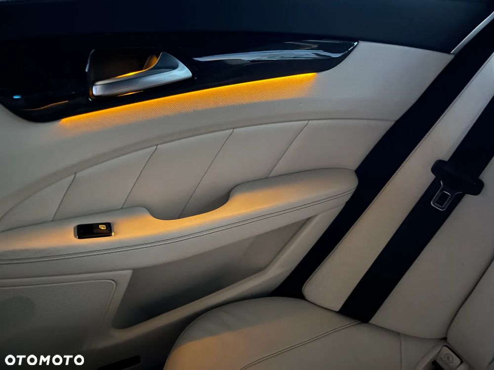 Mercedes-Benz CLS - 25