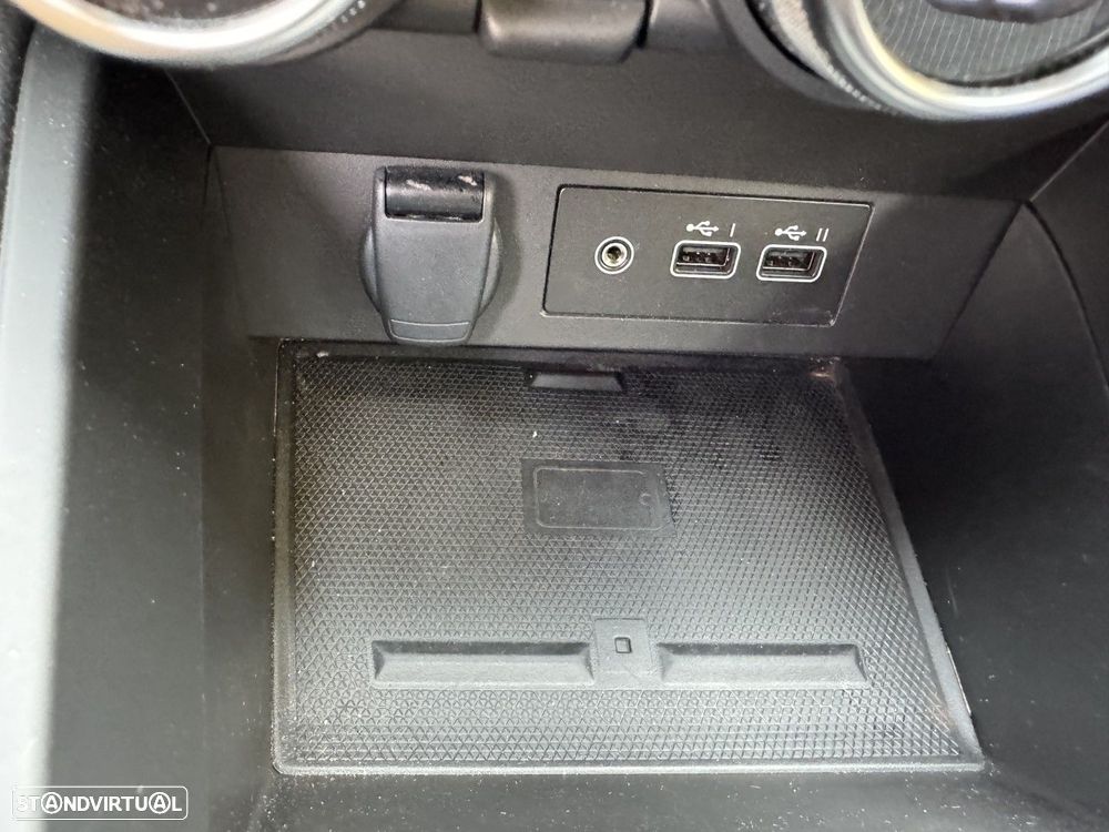 Renault Clio 1.0 TCe Techno Bi-Fuel - 11