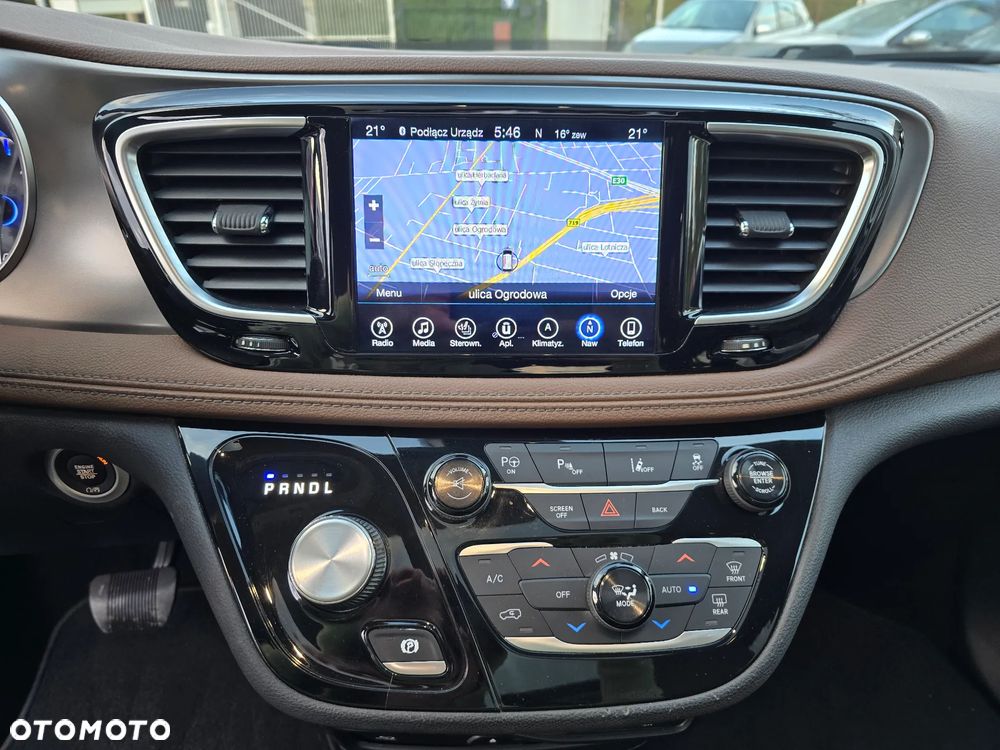 Chrysler Pacifica - 25