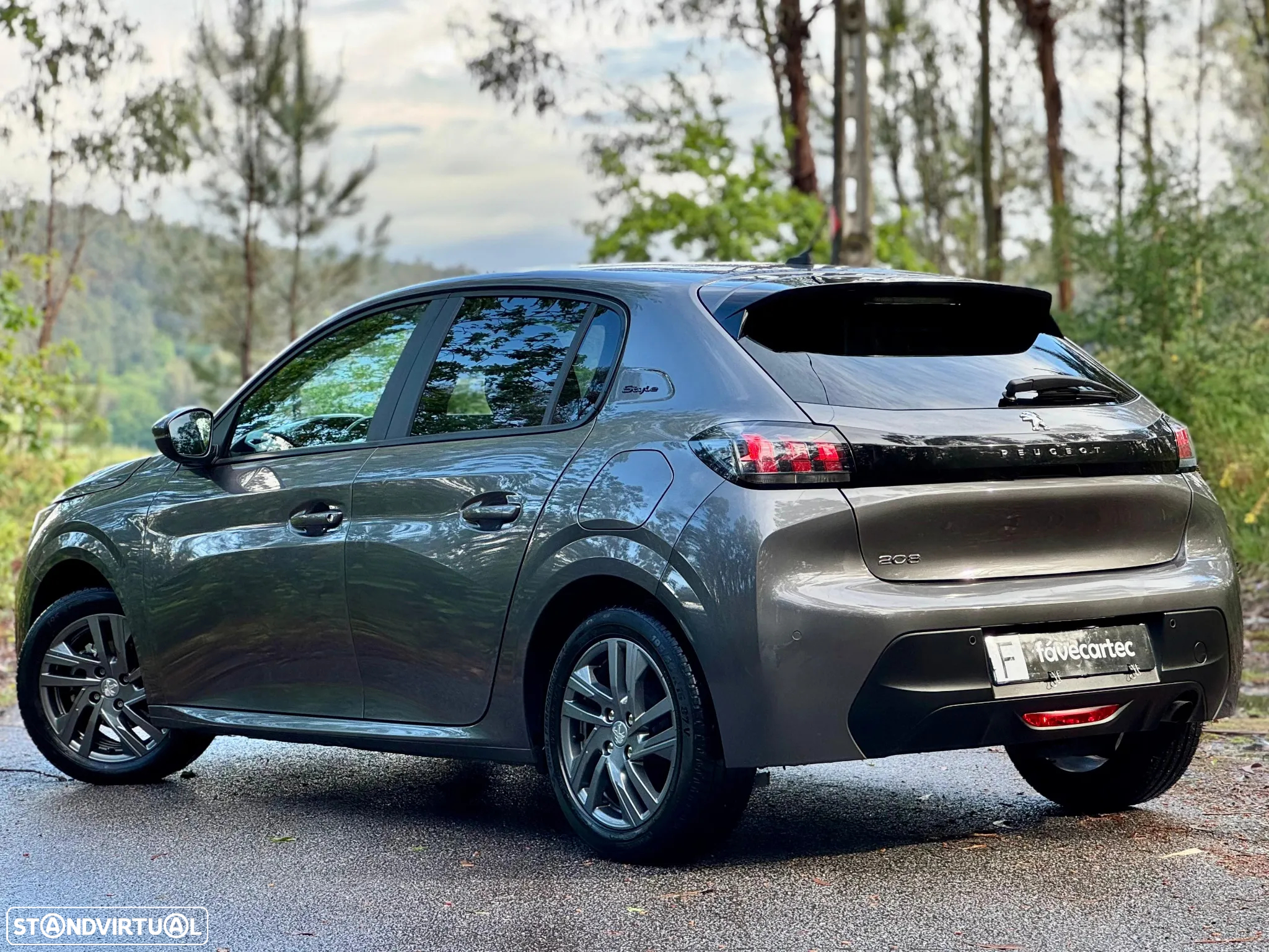 Peugeot 208 1.2 PureTech SE Style - 5