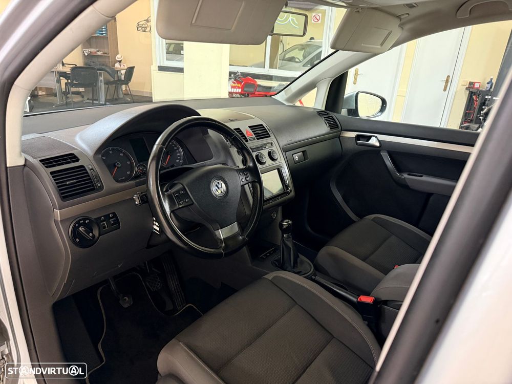 VW Touran 2.0 TDI Highline 7L - 5