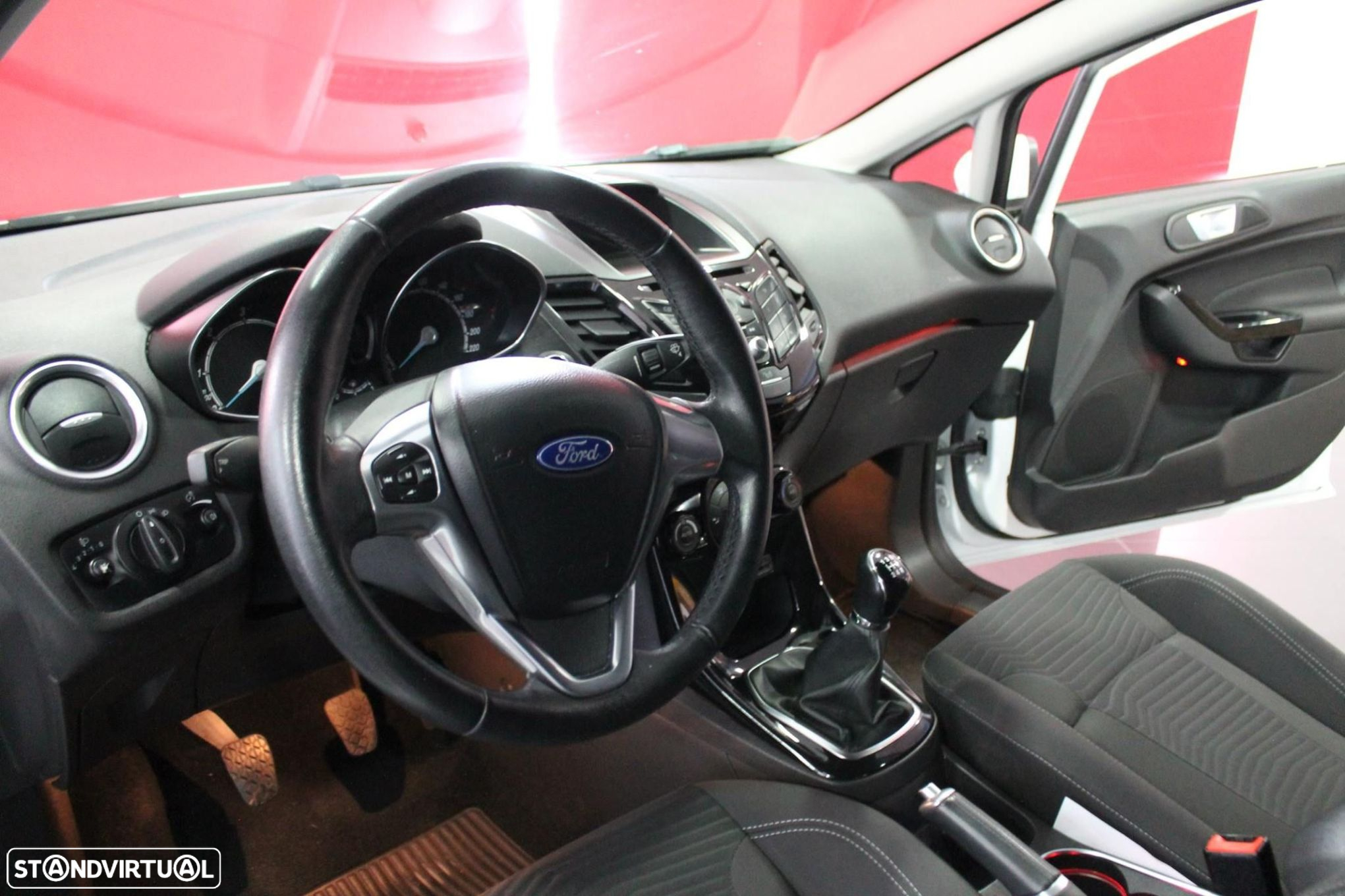 Ford Fiesta 1.5 TDCi Titanium - 11