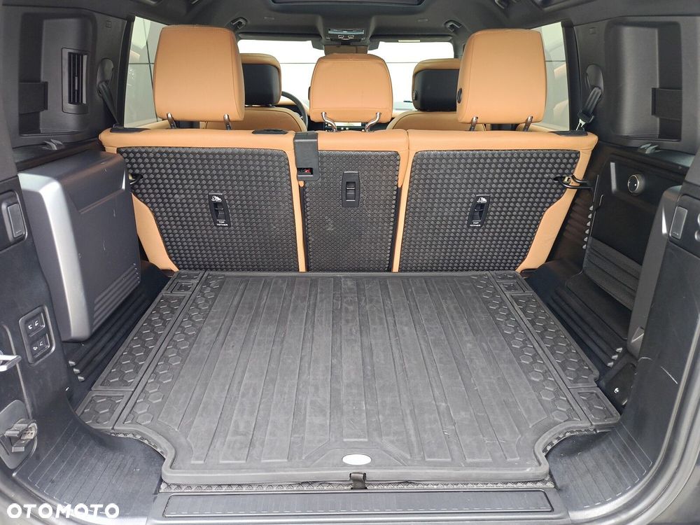 Land Rover Defender - 23