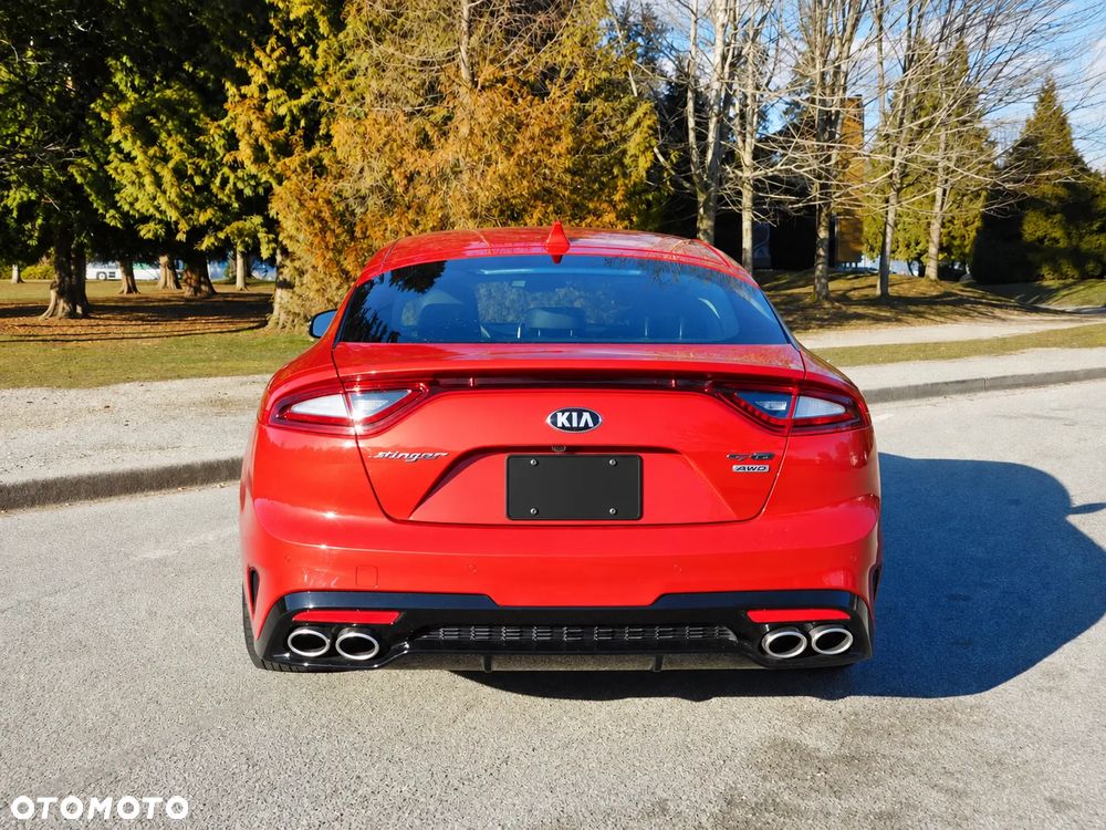Kia Stinger - 10