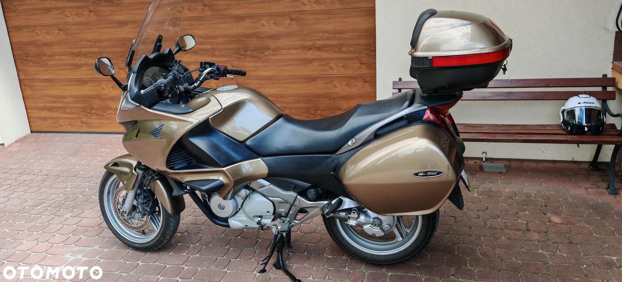 Honda NTV - 1