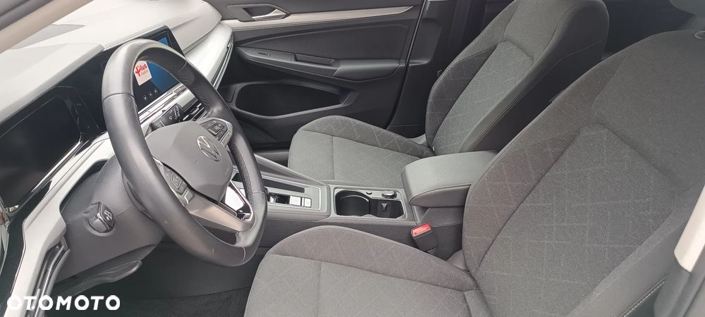 Volkswagen Golf - 8