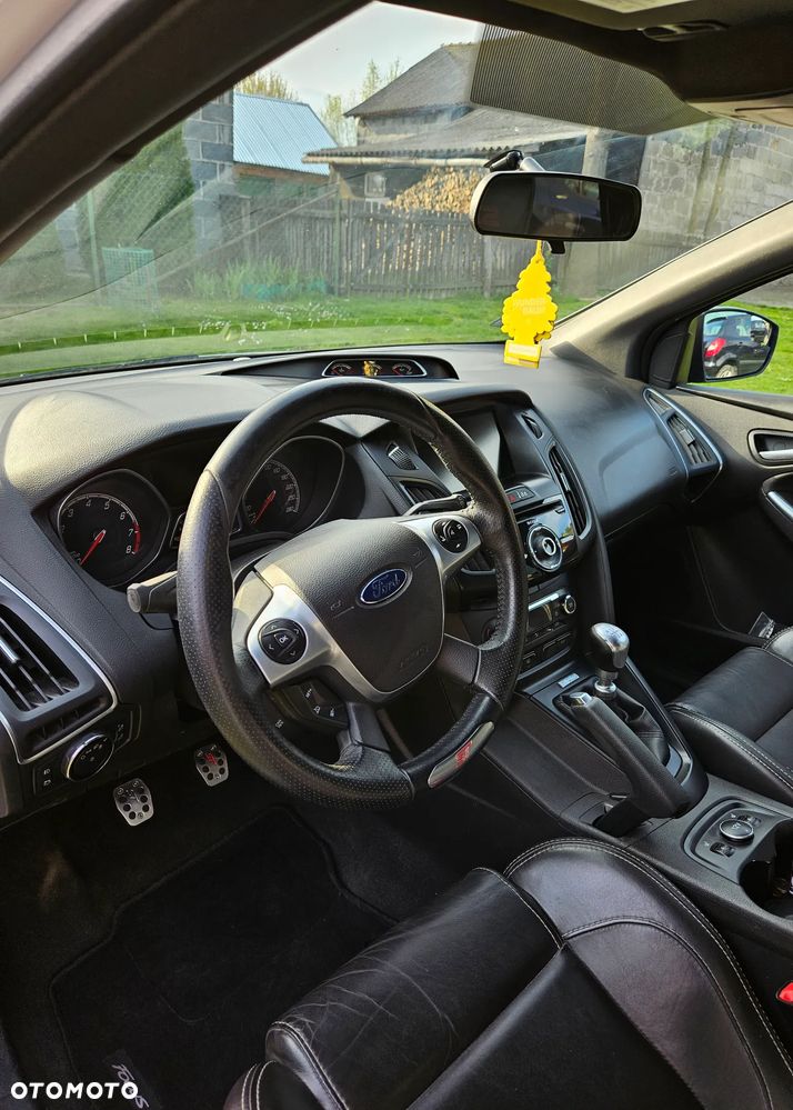 Ford Focus 2.0 EcoBoost ST - 14