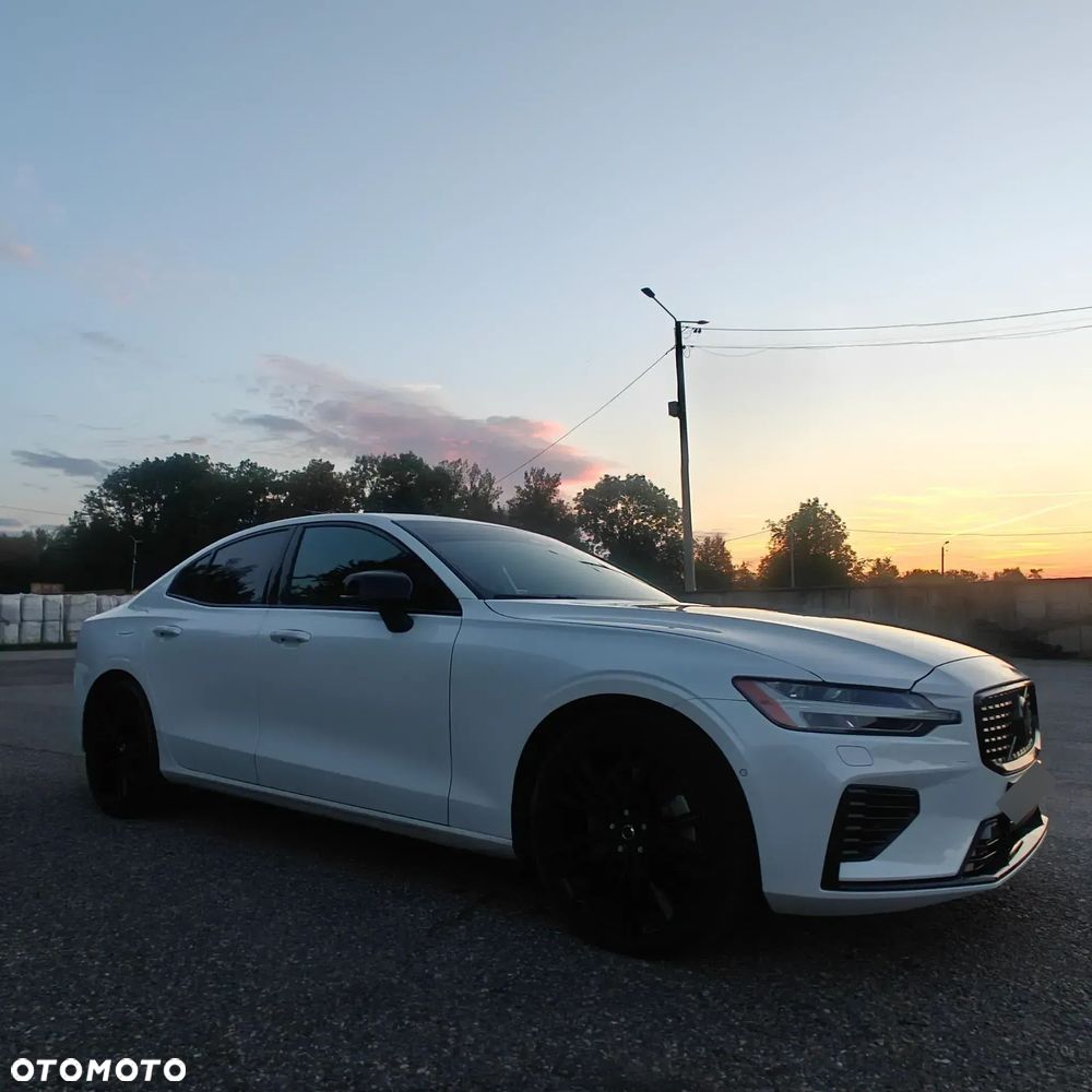 Volvo S60 T8 Recharge AWD Plus Dark - 1