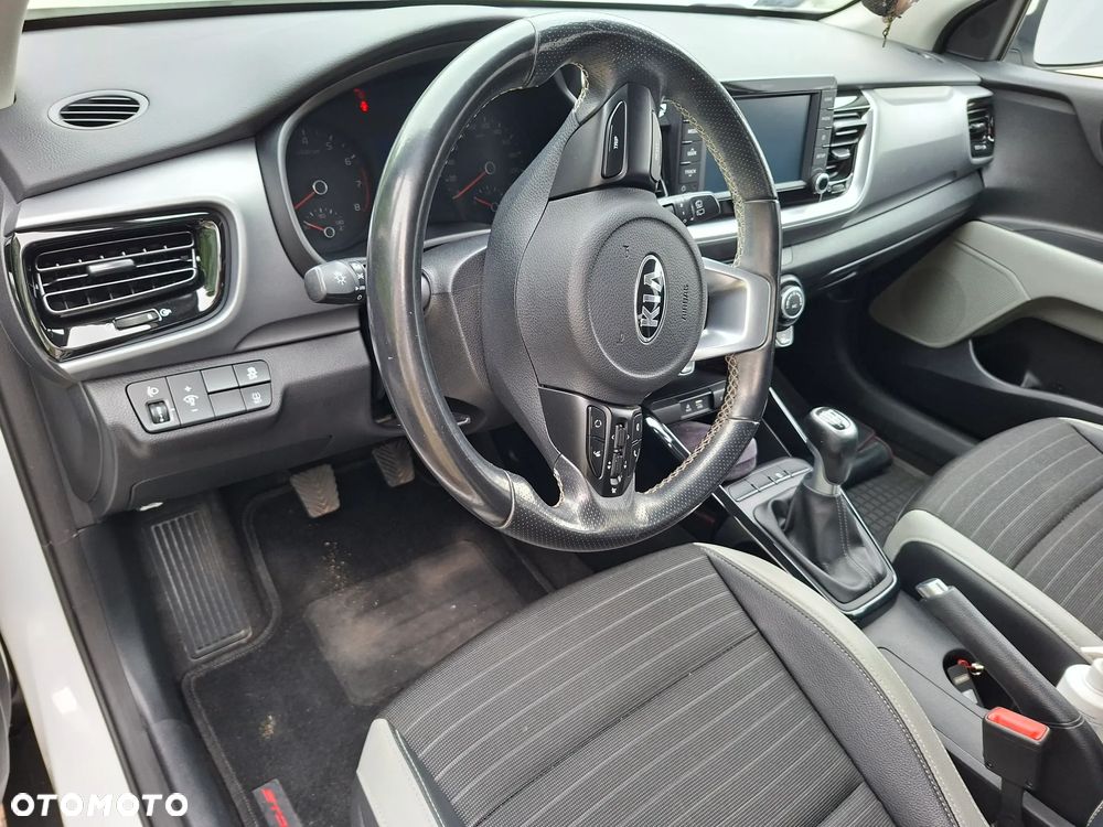 Kia Stonic 1.4 L - 7