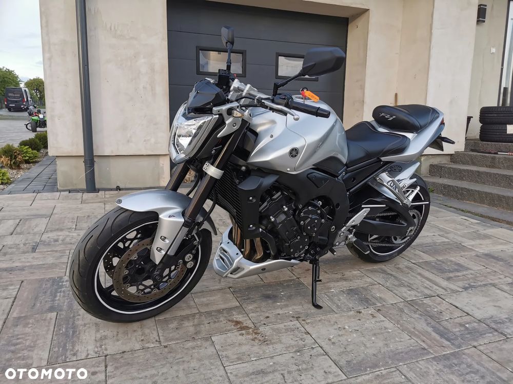 Yamaha FZ - 4