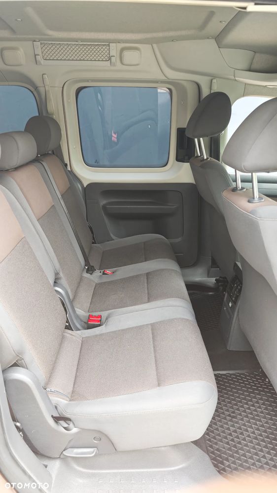 Volkswagen Caddy Maxi Trendline DSG - 26